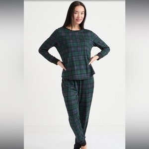 NWOT Ricki’s Green Plaid Long Sleeve Pajama Top and Joggers Set Size XXL